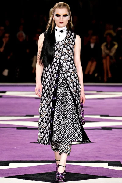 Look 37